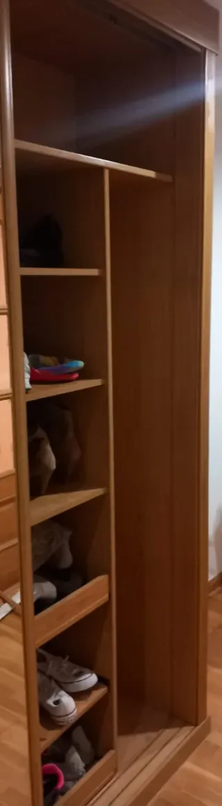 Armario de madera. Escucho oferta