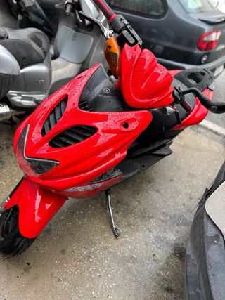 Yamaha Aerox Roja