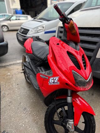 Yamaha Aerox Roja