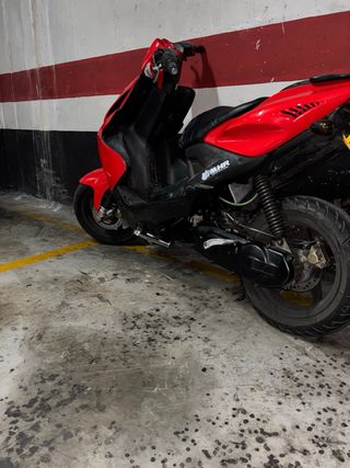 Yamaha Aerox Roja
