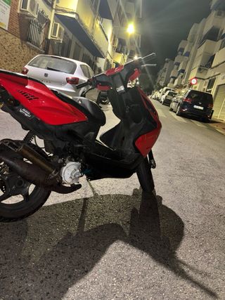 Yamaha Aerox Roja