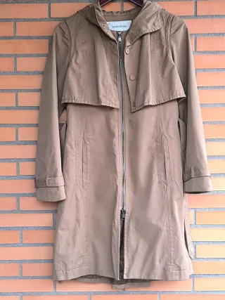 Gabardina Bimba y Lola con capucha