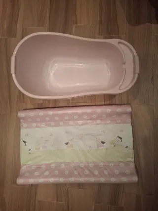 Bañera y cambiador bebé rosa.