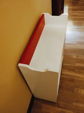 Estantería Ikea Blanca y Roja