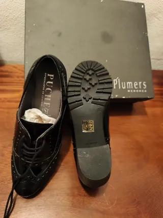 Zapatos charol Plumers negros