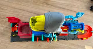 Hot Wheels Lavadero Tiburón