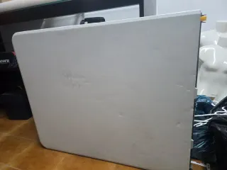 Tavolo pieghevole bianco in plastica