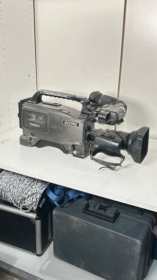 Cámara Panasonic DVCPRO AJ-D400E