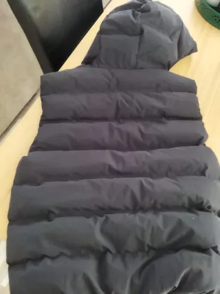 Chaleco acolchado Zara con capucha