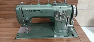 Máquina de coser Refrey antigua