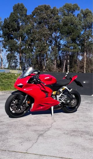 Ducati Panigale V2 Roja