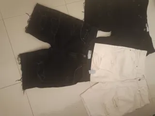 3 Pantalones Cortos (Blanco y Negro)