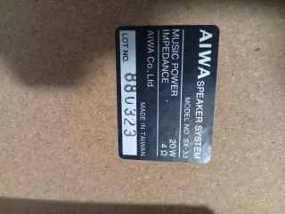 Equipo de música Aiwa con mueble