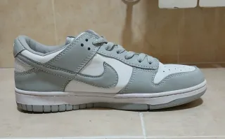 Nike Dunk Low gris-blanco