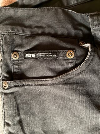 Bermuda Nike Talla 42 Negra