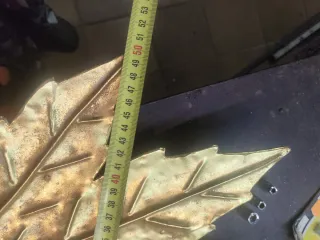 Centro de mesa hoja metal dorada