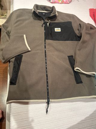 Chaqueta Vans Fleece Marrón y Negra