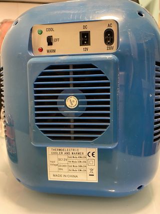 Nevera portátil azul