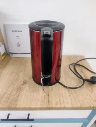 Tetera eléctrica Grundig WK8340 roja 1,5L