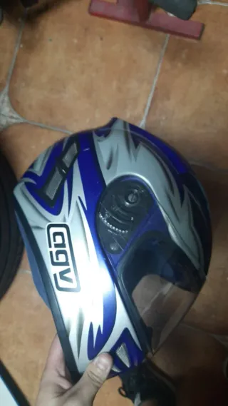 Mono de moto Berik xl 2 piezas y casco.