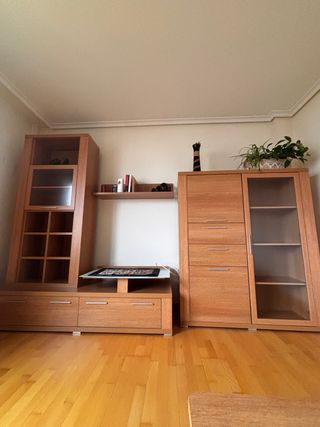 Mueble de salón madera y cristal