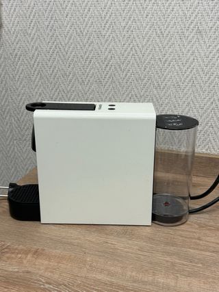 Cafetera Nespresso Krups Blanca