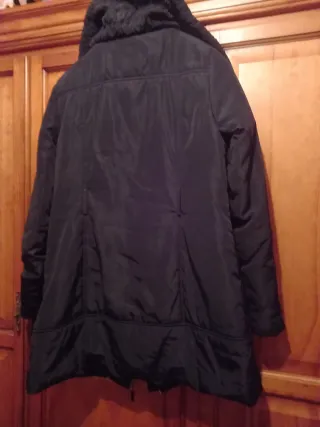 Chaquetón chubasquero negro