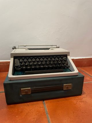 Máquina de escribir portátil con maletín