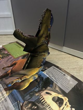 El Museo de Dinosaurios (Albumes Deluxe) (Spani...