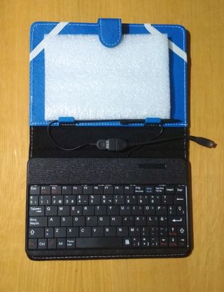 Funda con teclado para tablet 6-7'' (USB-microUSB)