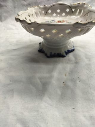 Taça faiança floral com pé