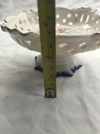 Taça faiança floral com pé