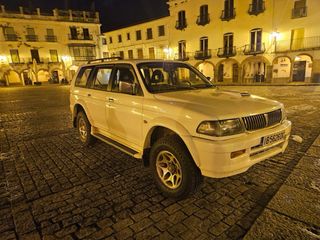 Mitsubishi Montero 1999