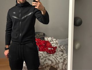 Chaqueta Nike Tech Fleece Negra