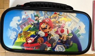 Nintendo Switch con accesorios sin cargador