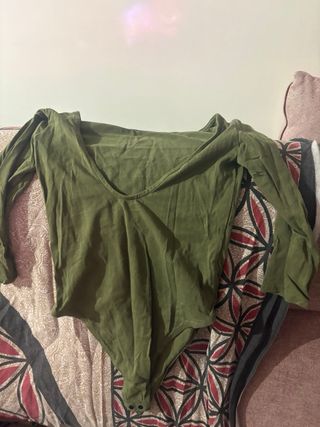 Top negro Lefties con volantes