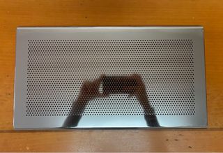 Estantería metálica de baño