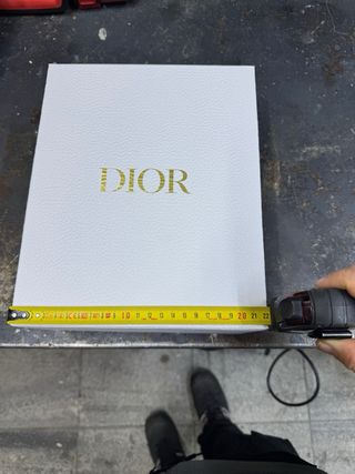Caja Dior Blanca y Dorada Edición limitada