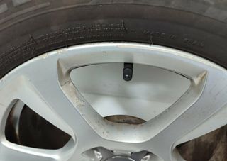 2104297 8k0601025as juego llantas audi a4 ber.