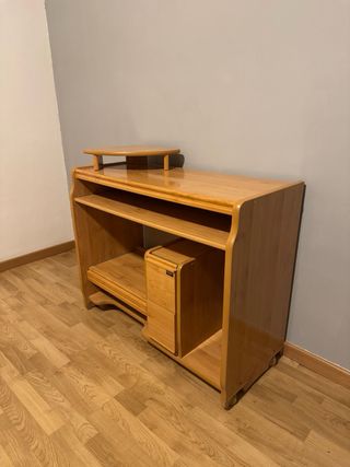 Escritorio de madera