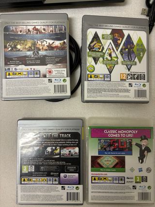 Consola PS3 con 2 mandos y 3 juegos