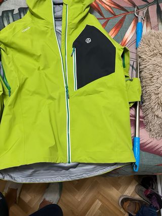 Chaqueta Ternua Gore-Tex Talla XL equivale L otras