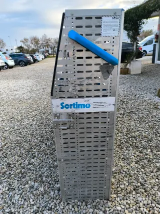 Estantería para furgoneta