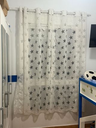 Cortinas blancas con estrellas