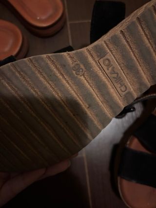 Sandalias negras y marrones talla 36