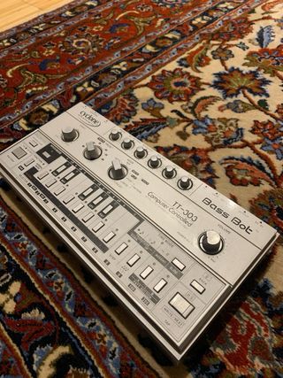 Sintetizador Cyclone Analogic TT-303