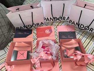 Cajas y bolsas Pandora vacías