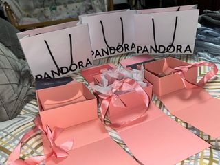 Cajas y bolsas Pandora vacías