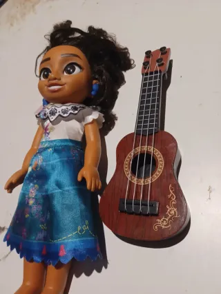 Muñeca Disney con Guitarra