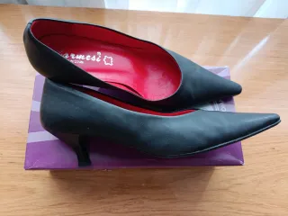 Zapatos de tacón negros